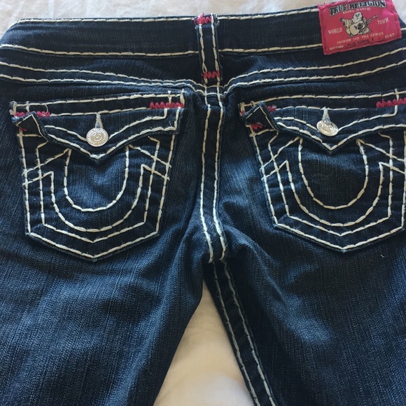 True Religion size 28, pink accents, cut 607107 - Picture 2 of 4